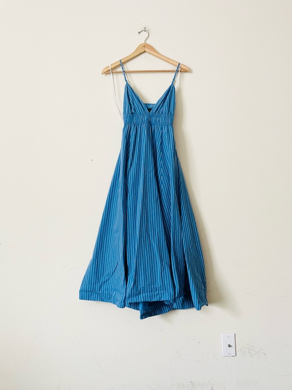 Aritzia Babaton SMALL Encourage Poplin Aline midi dress in blue striped - Picture 4 of 10